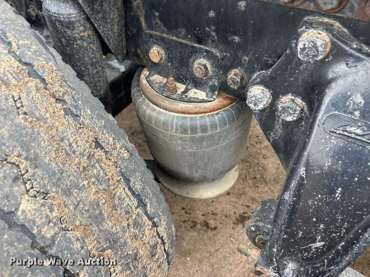 image for item EQ4710 2007 Freightliner Argosy semi truck