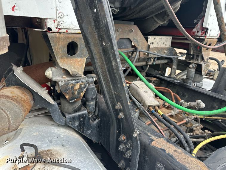 image for item EQ4710 2007 Freightliner Argosy semi truck