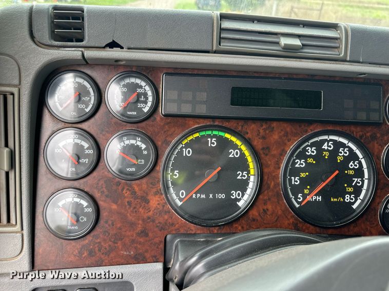 image for item EQ4710 2007 Freightliner Argosy semi truck