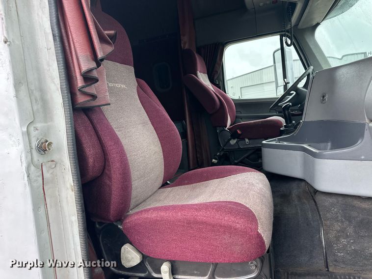 image for item EQ4710 2007 Freightliner Argosy semi truck