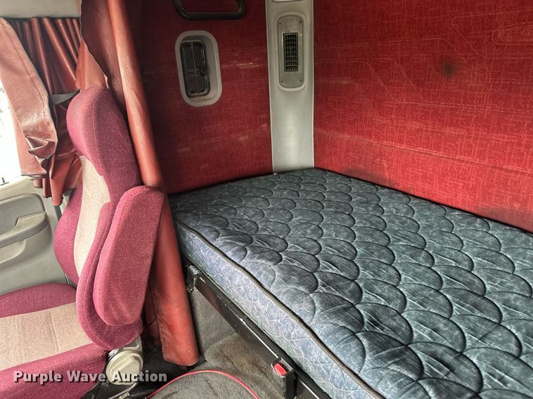 image for item EQ4710 2007 Freightliner Argosy semi truck