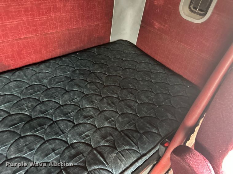 image for item EQ4710 2007 Freightliner Argosy semi truck