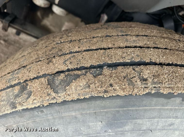 image for item EQ4710 2007 Freightliner Argosy semi truck