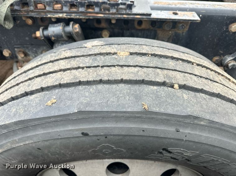 image for item EQ4710 2007 Freightliner Argosy semi truck