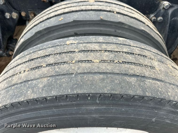 image for item EQ4710 2007 Freightliner Argosy semi truck