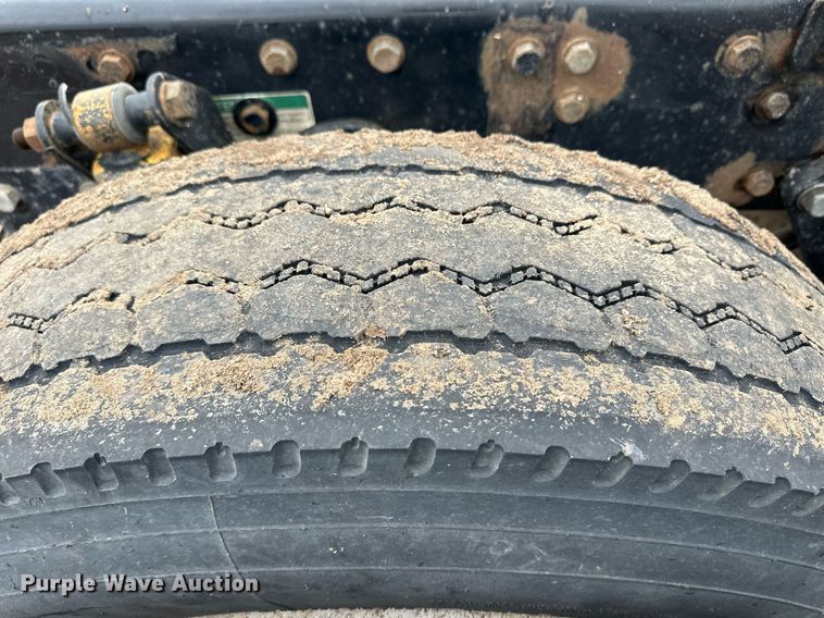 image for item EQ4710 2007 Freightliner Argosy semi truck