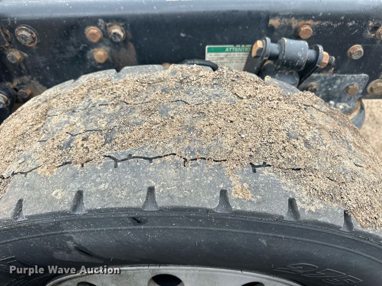 image for item EQ4710 2007 Freightliner Argosy semi truck