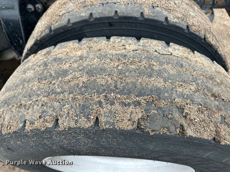 image for item EQ4710 2007 Freightliner Argosy semi truck