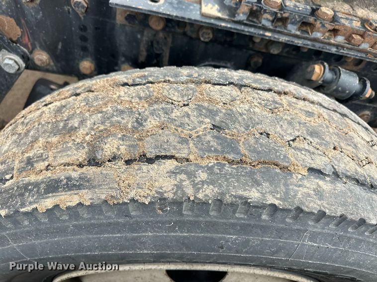 image for item EQ4710 2007 Freightliner Argosy semi truck