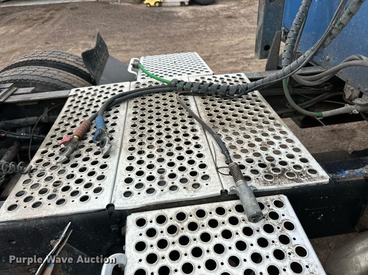 image for item EQ4711 1997 Kenworth T600 semi truck