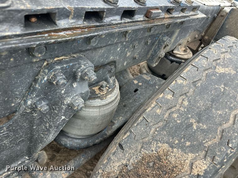 image for item EQ4711 1997 Kenworth T600 semi truck