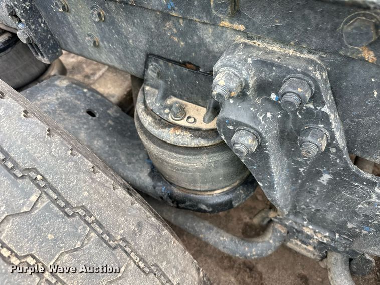 image for item EQ4711 1997 Kenworth T600 semi truck