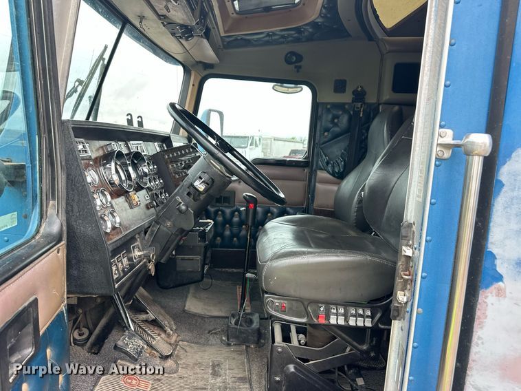 image for item EQ4711 1997 Kenworth T600 semi truck