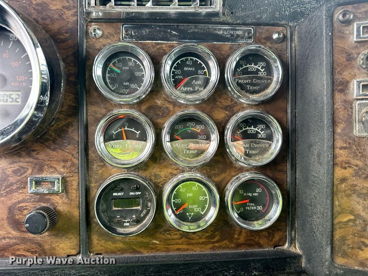 image for item EQ4711 1997 Kenworth T600 semi truck