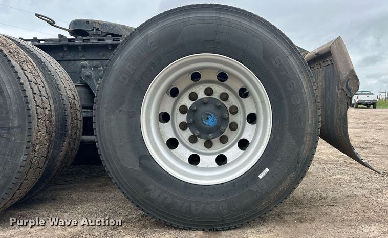 image for item EQ4711 1997 Kenworth T600 semi truck