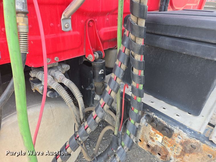 image for item FB9384 2018 Freightliner Cascadia 125 semi truck