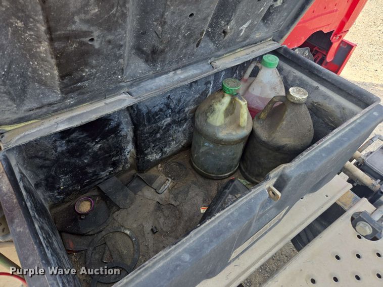 image for item FB9384 2018 Freightliner Cascadia 125 semi truck