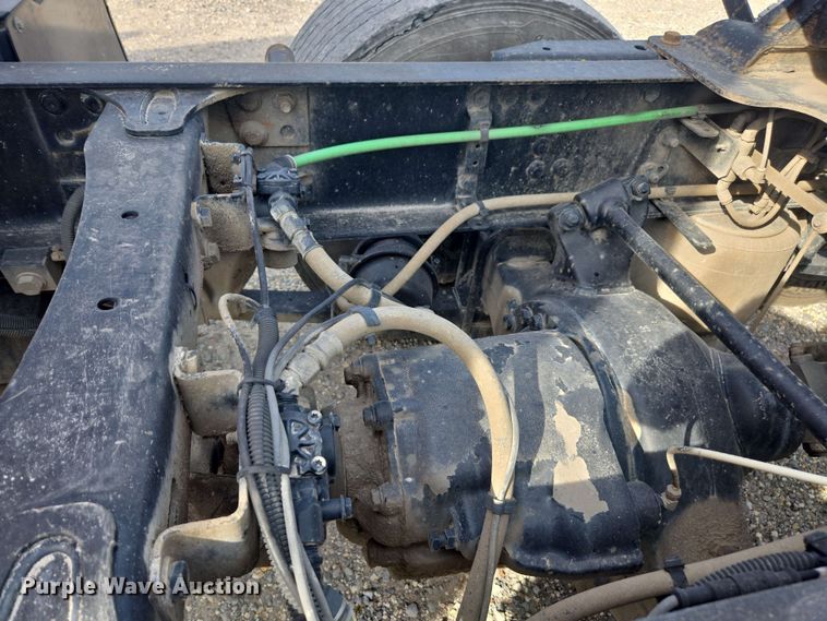 image for item FB9384 2018 Freightliner Cascadia 125 semi truck