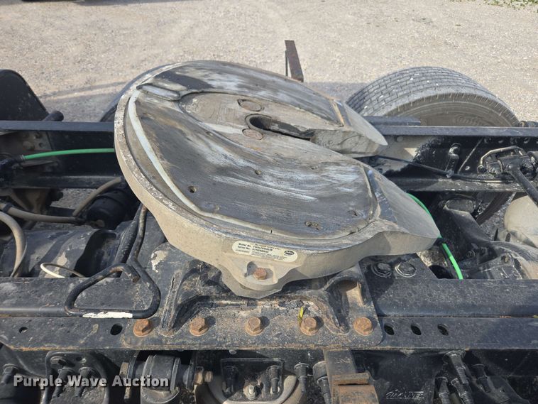 image for item FB9384 2018 Freightliner Cascadia 125 semi truck