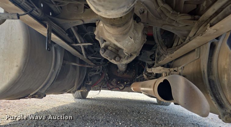 image for item FB9384 2018 Freightliner Cascadia 125 semi truck