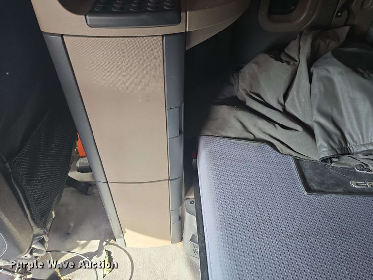 image for item FB9384 2018 Freightliner Cascadia 125 semi truck