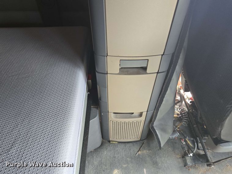 image for item FB9384 2018 Freightliner Cascadia 125 semi truck