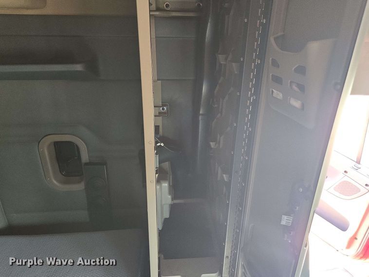 image for item FB9384 2018 Freightliner Cascadia 125 semi truck