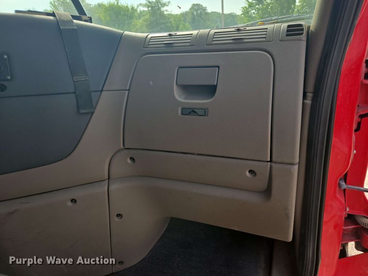 image for item FB9384 2018 Freightliner Cascadia 125 semi truck