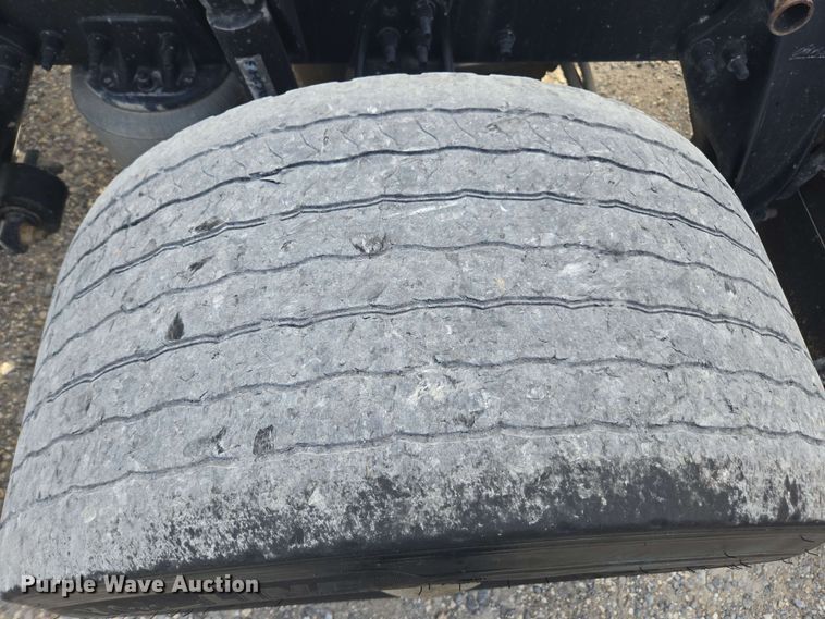 image for item FB9384 2018 Freightliner Cascadia 125 semi truck