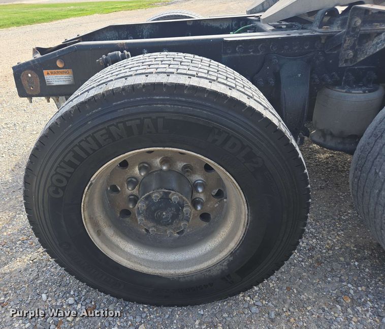 image for item FB9384 2018 Freightliner Cascadia 125 semi truck