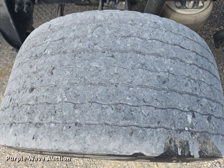 image for item FB9384 2018 Freightliner Cascadia 125 semi truck