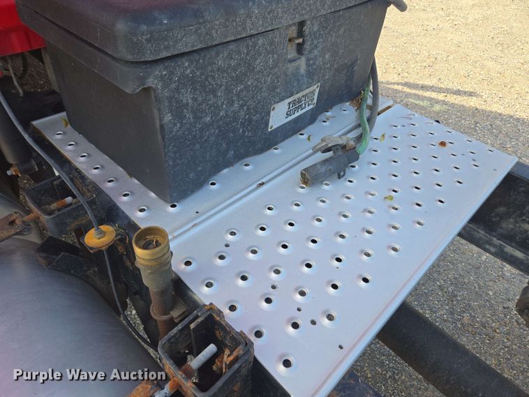 image for item FB9385 2018 Freightliner Cascadia125 semi truck