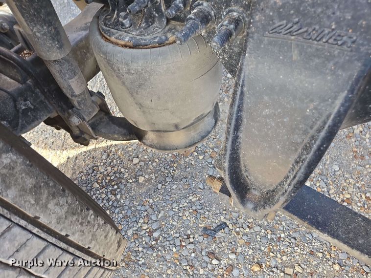 image for item FB9385 2018 Freightliner Cascadia125 semi truck