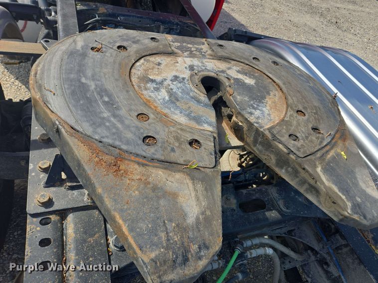 image for item FB9385 2018 Freightliner Cascadia125 semi truck