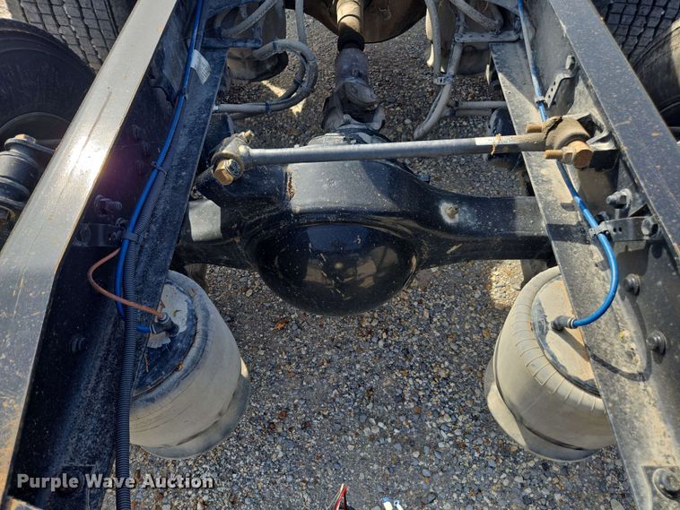 image for item FB9385 2018 Freightliner Cascadia125 semi truck