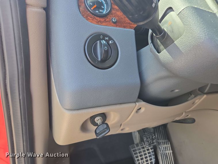 image for item FB9385 2018 Freightliner Cascadia125 semi truck