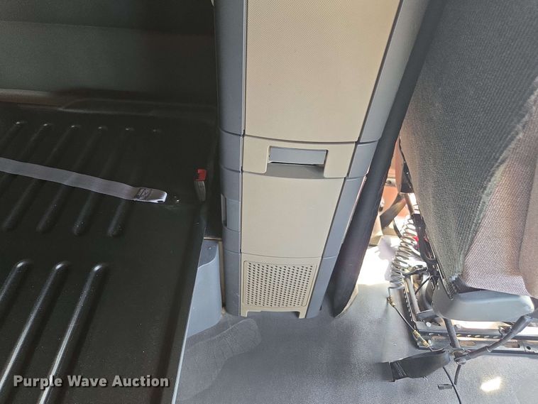 image for item FB9385 2018 Freightliner Cascadia125 semi truck