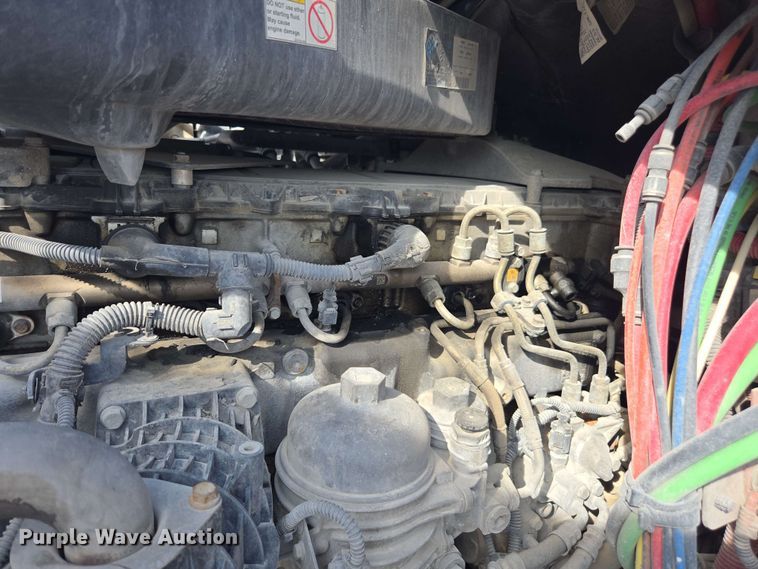 image for item FB9385 2018 Freightliner Cascadia125 semi truck