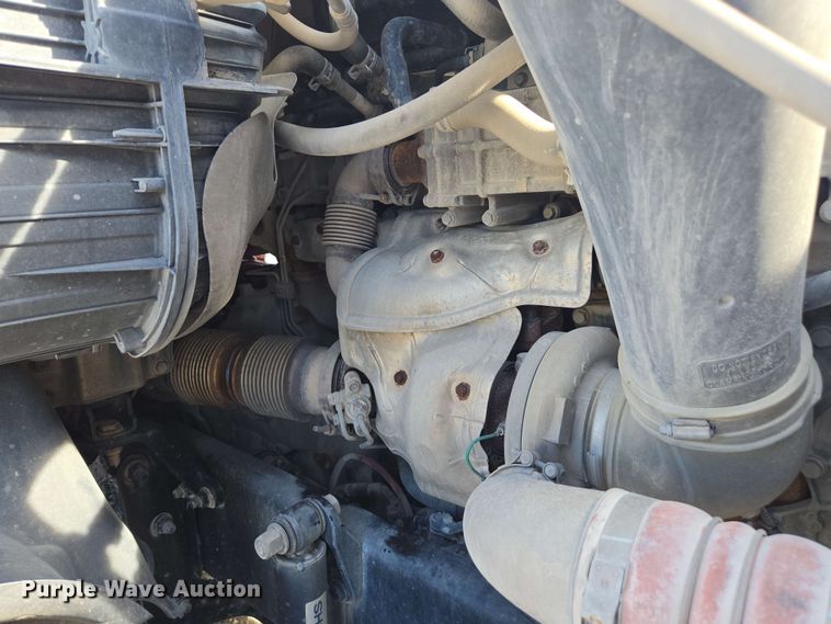 image for item FB9385 2018 Freightliner Cascadia125 semi truck