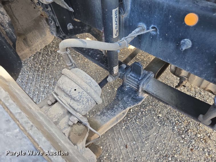 image for item FB9385 2018 Freightliner Cascadia125 semi truck