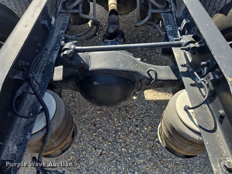 image for item FB9386 2018 Freightliner Cascadia125 semi truck