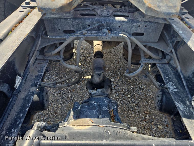 image for item FB9386 2018 Freightliner Cascadia125 semi truck