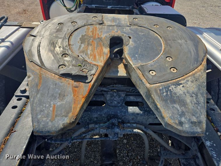 image for item FB9386 2018 Freightliner Cascadia125 semi truck