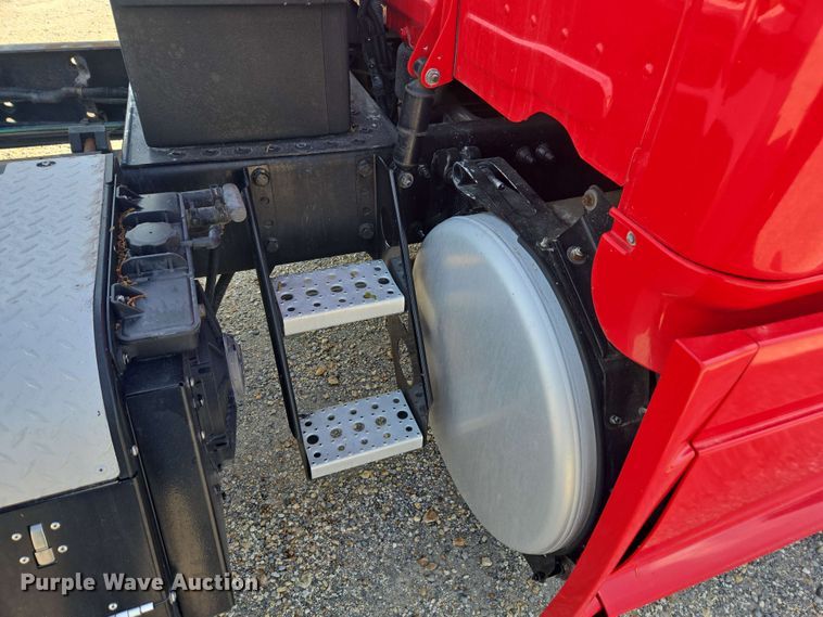 image for item FB9386 2018 Freightliner Cascadia125 semi truck