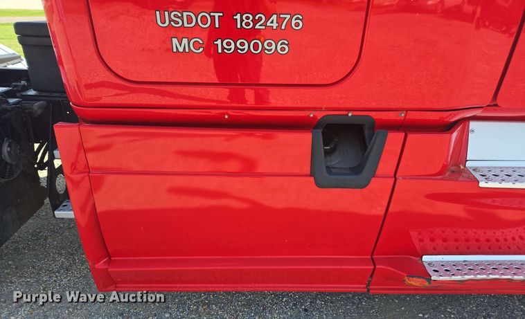 image for item FB9386 2018 Freightliner Cascadia125 semi truck