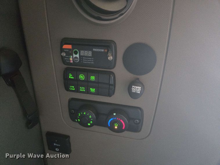 image for item FB9386 2018 Freightliner Cascadia125 semi truck