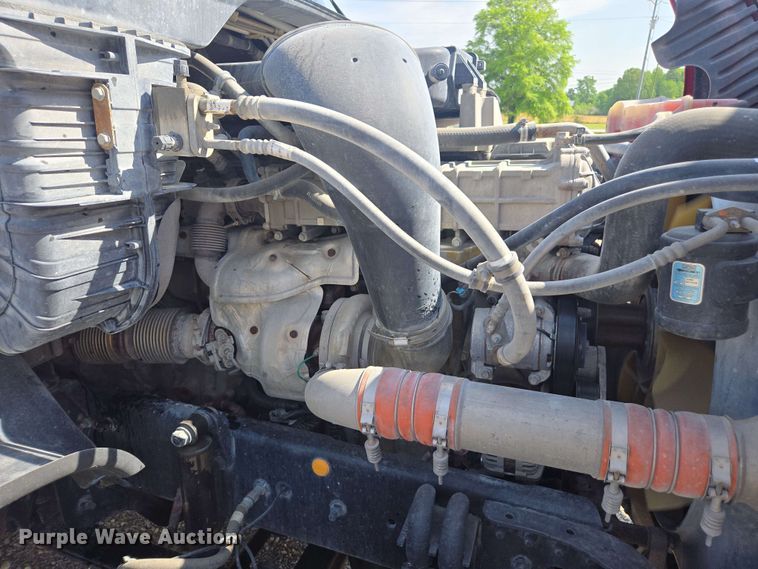 image for item FB9386 2018 Freightliner Cascadia125 semi truck