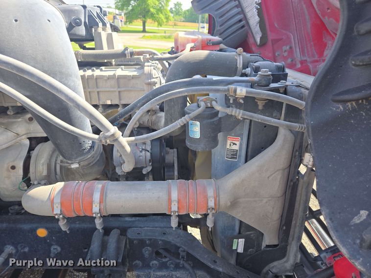 image for item FB9386 2018 Freightliner Cascadia125 semi truck