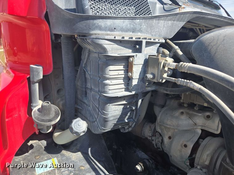 image for item FB9386 2018 Freightliner Cascadia125 semi truck