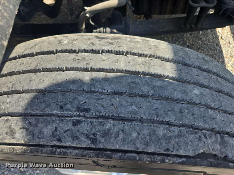 image for item FB9386 2018 Freightliner Cascadia125 semi truck